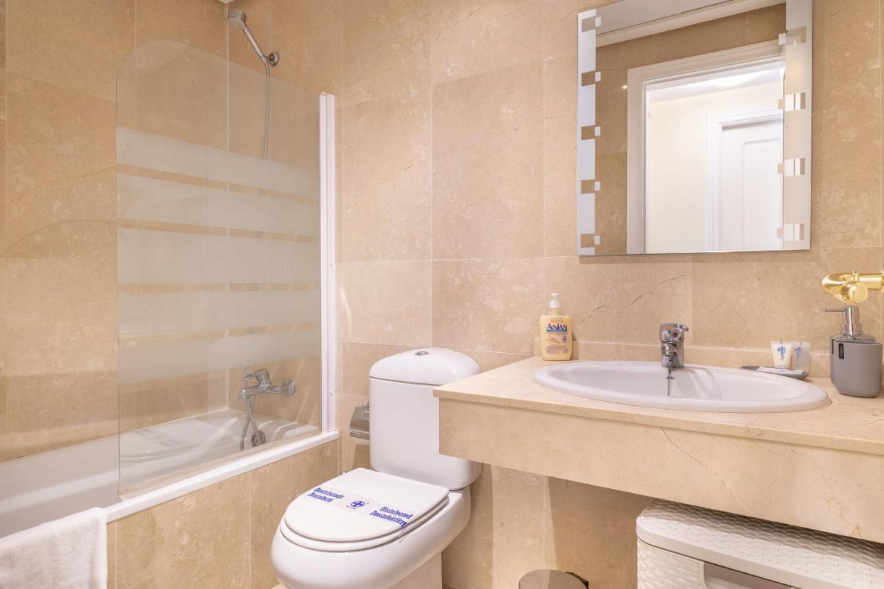 2261-Superb Apt On The Beach, On Duquesa Harbour 마닐바 외부 사진