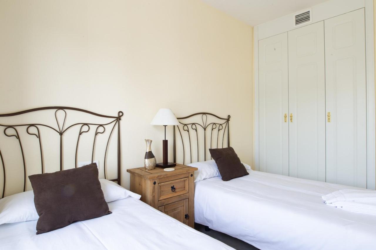 2261-Superb Apt On The Beach, On Duquesa Harbour 마닐바 외부 사진